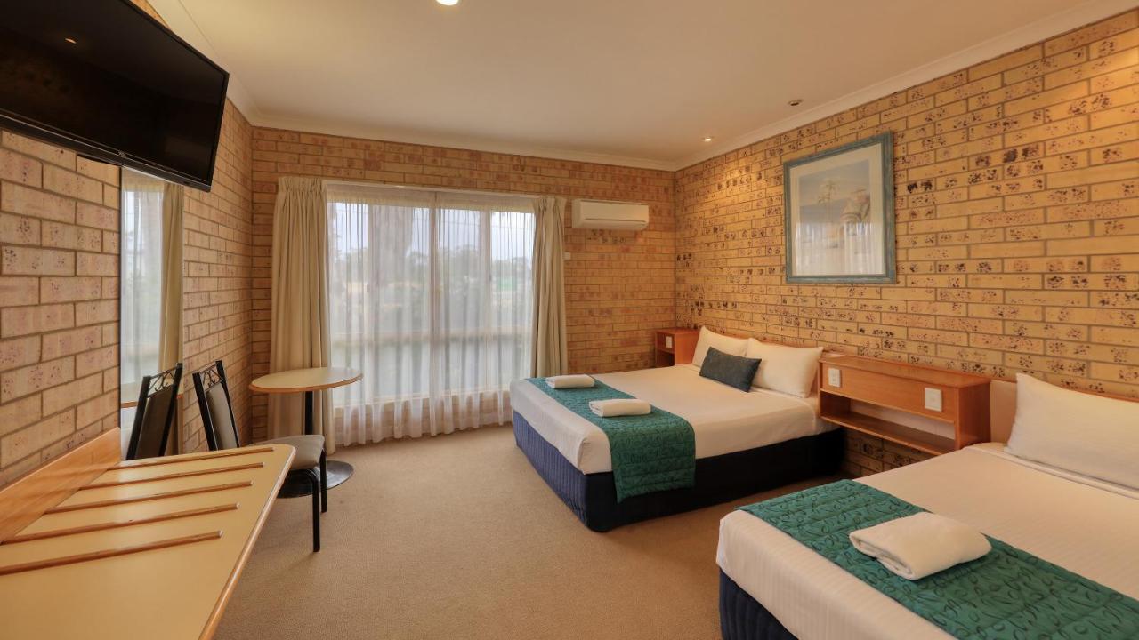 Mulga Country Motor Inn Charleville Exterior photo