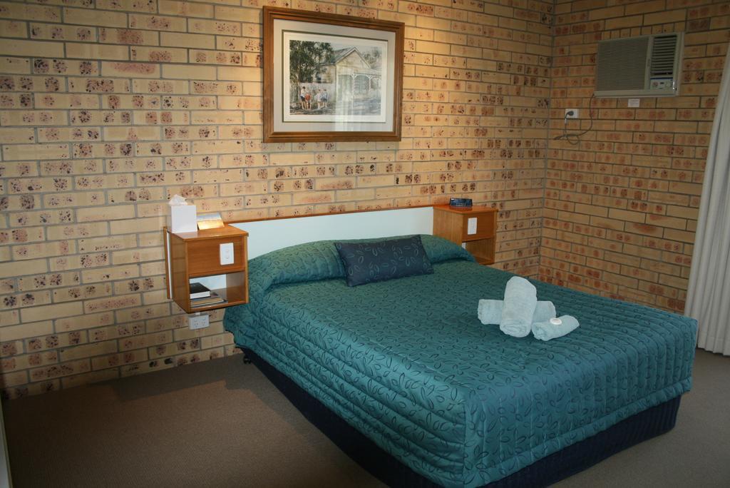 Mulga Country Motor Inn Charleville Exterior photo