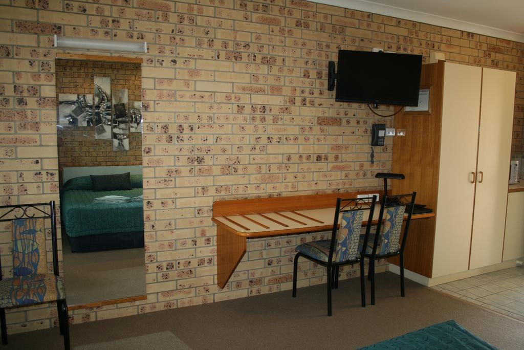 Mulga Country Motor Inn Charleville Exterior photo