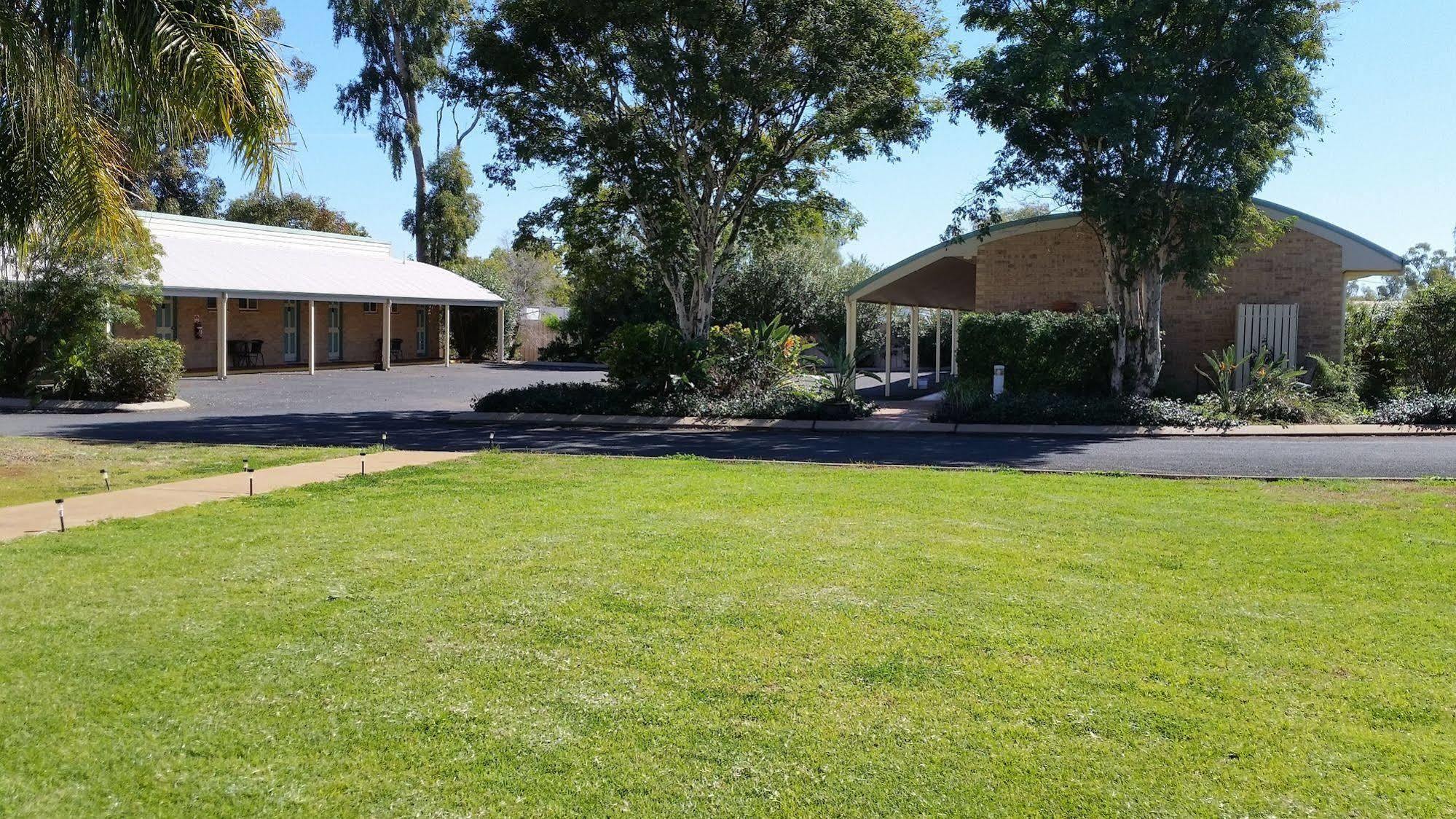 Mulga Country Motor Inn Charleville Exterior photo